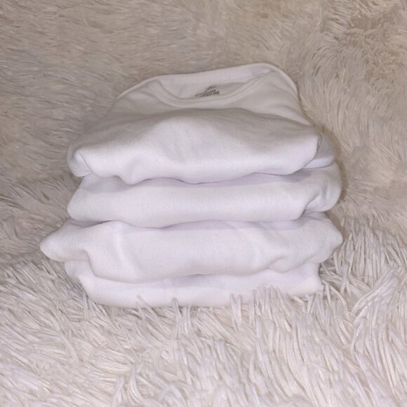 𝅺NWOT White bodysuit for Newborn 100% cotton pack of 4 - Picture 1 of 7